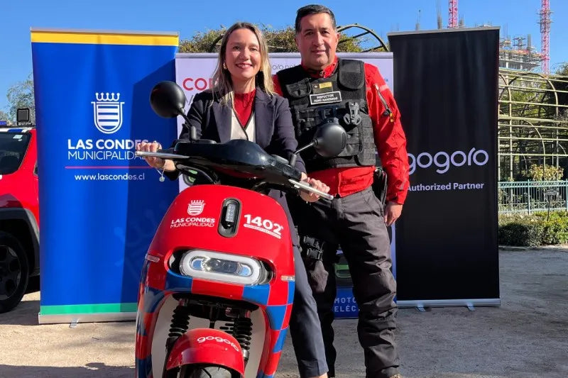 Las Condes refuerza patrullaje en Parque Araucano con motos eléctricas Gogoro: silenciosas y con intercambio de batería en segundos